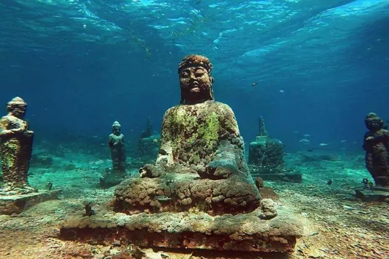 Deep Blue Mystery In The Hearts Of Indonesia: The Underwater Temple