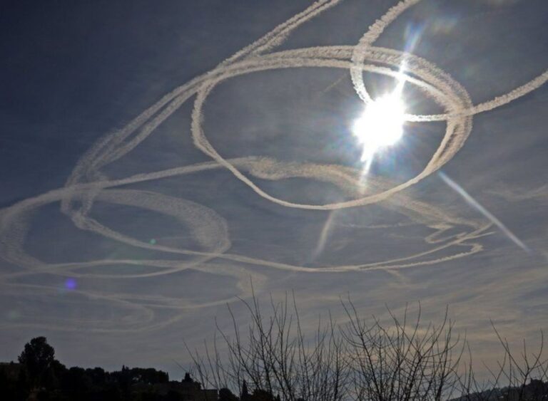 The Chemtrails Conspiracy Theory